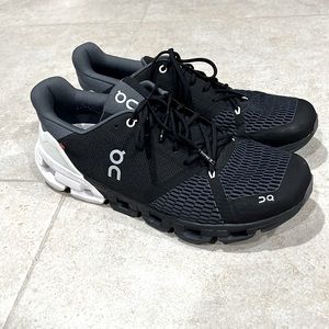 OnRunning Cloudflyer Black|White Size 11